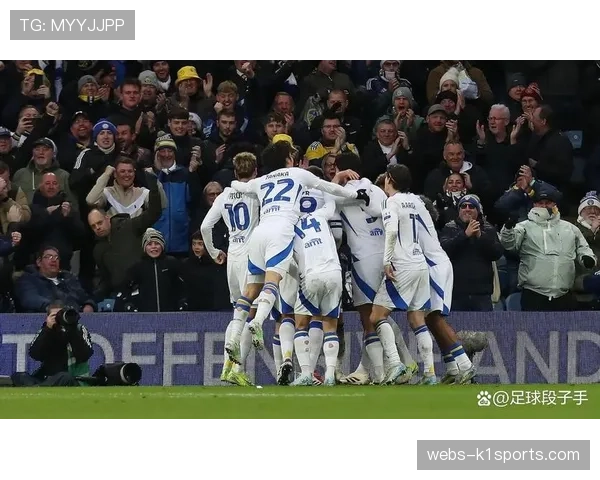 热刺右路防守漏洞频出 斯彭斯表现遭球迷质疑