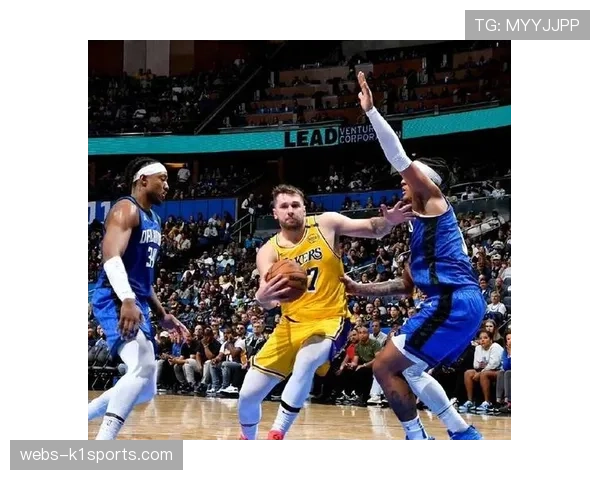 湖人八连胜期间进攻效率跃升 东契奇里夫斯双核驱动效果显著 湖人八连胜期间进攻效率跃升 东契奇里夫斯双核驱动效果显著